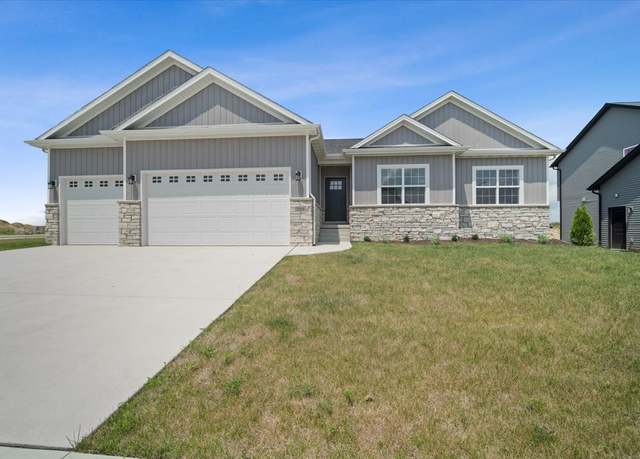 Property at 5302 Finlen Ln, Bloomington, IL 61705, 4 beds, 3 baths
