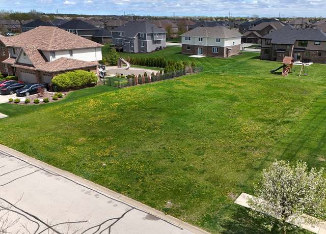 Property at 23039 Lakeview Estates Blvd, Frankfort, IL 60423