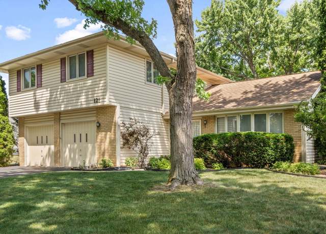 Property at 121 S Staffire Dr, Schaumburg, IL 60193, 4 beds, 2.5 baths