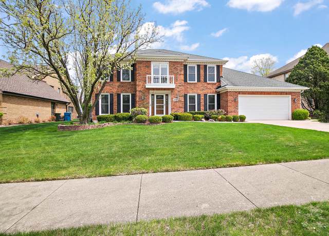 Property at 454 Hemlock Ln, Roselle, IL 60172, 5 beds, 3 baths
