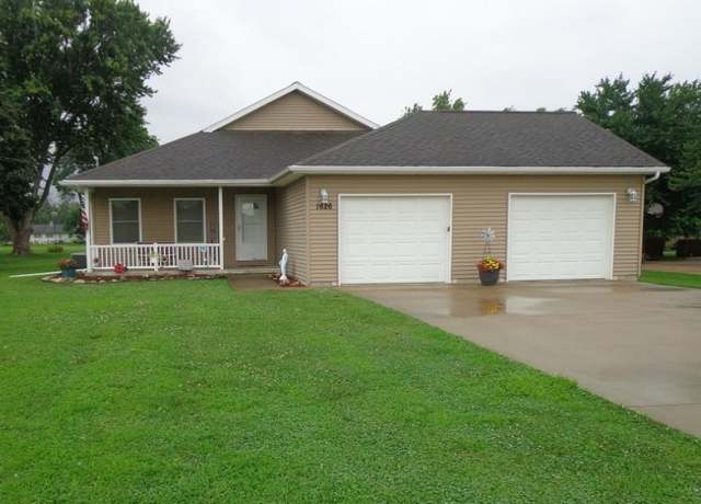 Property at 1626 Hamann Ln, Quincy, IL 62305-1170, 3 beds, 3 baths