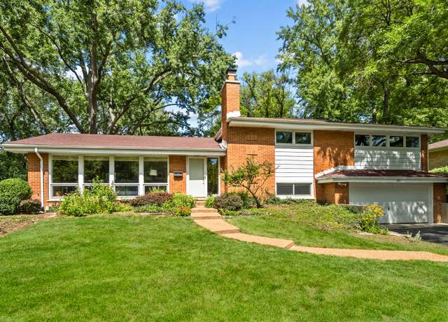 Property at 767 Ivy Ln, Glencoe, IL 60022, 4 beds, 2.5 baths