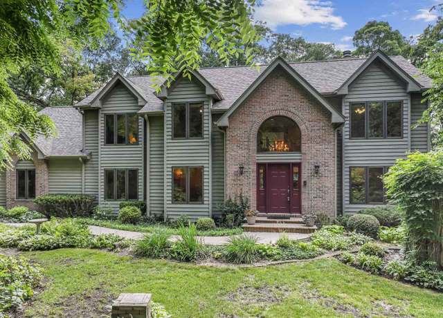 Property at 31W139 Rohrssen Rd, Elgin, IL 60120, 4 beds, 3 baths