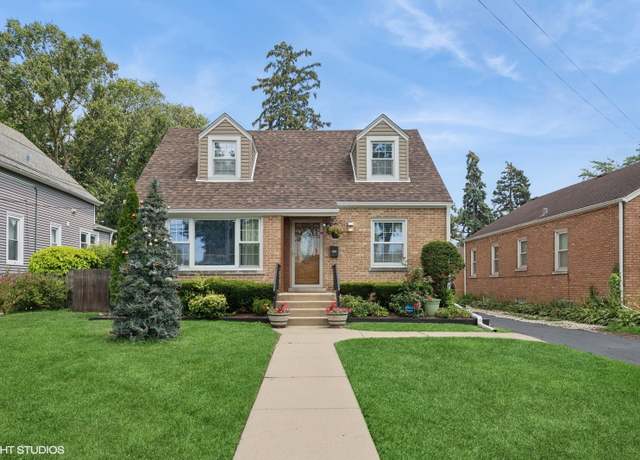 Property at 1515 Maple St, Des Plaines, IL 60018, 3 beds, 3 baths
