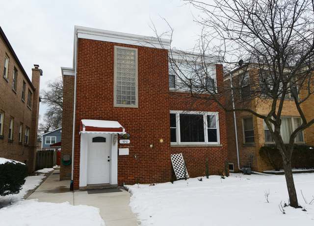 Property at 1810 Monroe St, Evanston, IL 60202, 5 beds, 4 baths