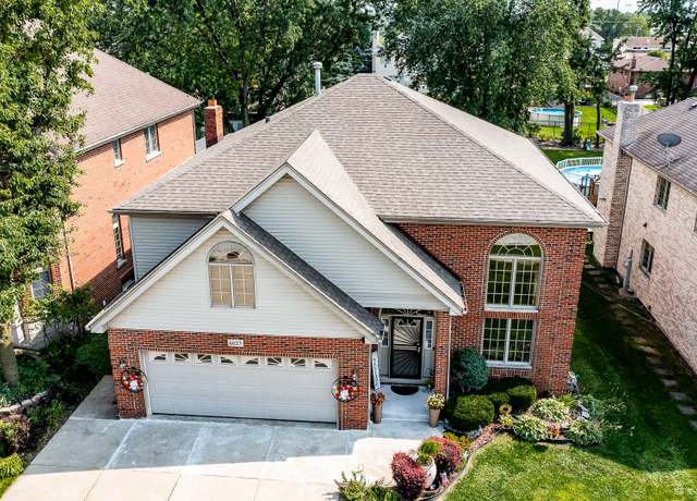 Property at 6625 W 91st Pl, Oak Lawn, IL 60453, 5 beds, 3.5 baths