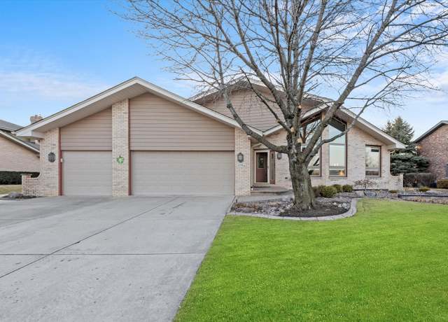Property at 17754 Westbrook Dr, Orland Park, IL 60467, 3 beds, 2.5 baths