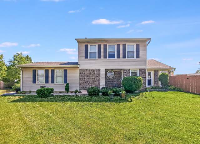 Property at 832 Debra Ln, Elk Grove Village, IL 60007, 3 beds, 2.5 baths