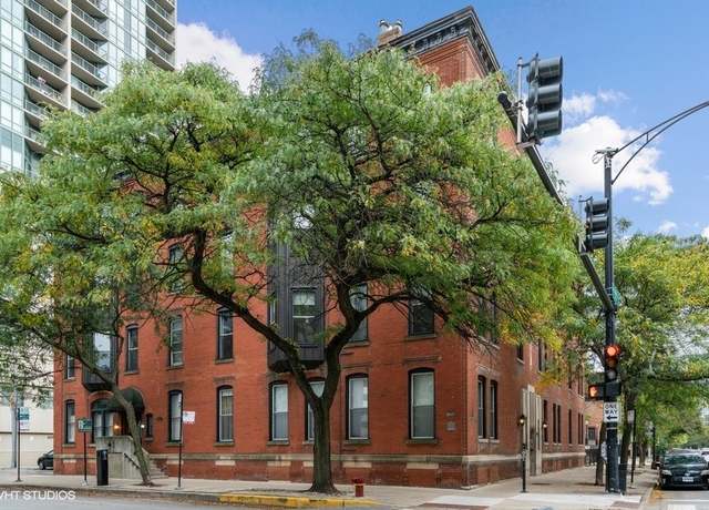 Property at 127 W Maple St #2, Chicago, IL 60610, 1 bed, 1 bath