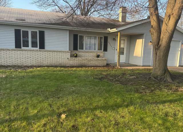 Property at 2511 Trafalgar Sq, Champaign, IL 61821, 3 beds, 1.5 baths