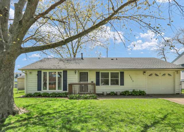 Property at 1515 Lincolnwood Dr, Urbana, IL 61802, 4 beds, 1.5 baths
