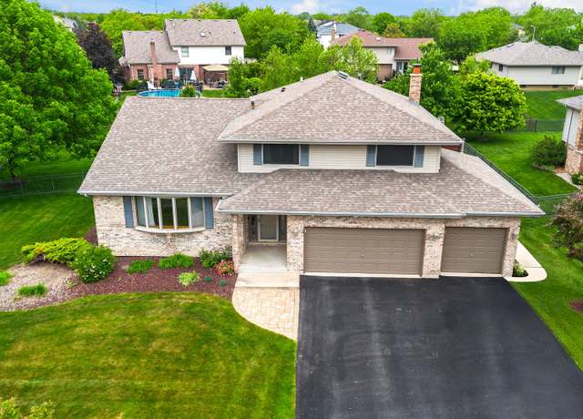 Property at 2807 Southwind Dr, New Lenox, IL 60451, 3 beds, 2.5 baths