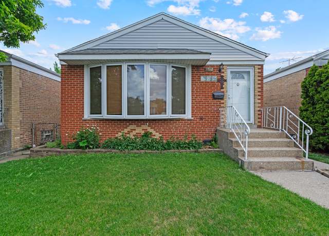Property at 4852 S Leclaire Ave, Chicago, IL 60638, 5 beds, 1 bath