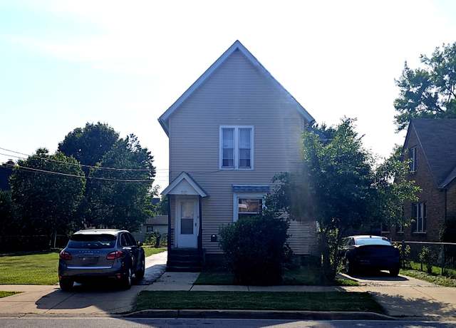 Property at 310 Hill Ave, Elgin, IL 60120, 4 beds, 2 baths