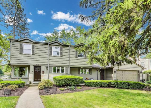 Property at 1311 E Woodford Pl, Arlington Heights, IL 60004, 4 beds, 3 baths