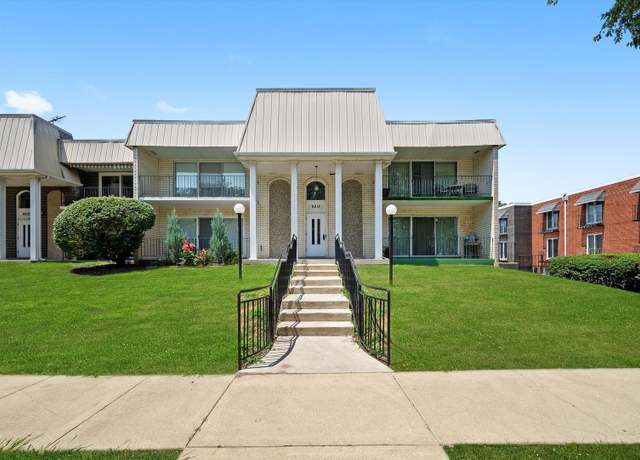 Property at 9818 S Karlov Ave Unit D, Oak Lawn, IL 60453, 2 beds, 2 baths