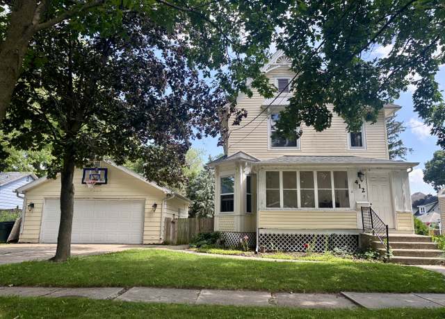 Property at 412 W Madison St, Belvidere, IL 61008, 3 beds, 1.5 baths