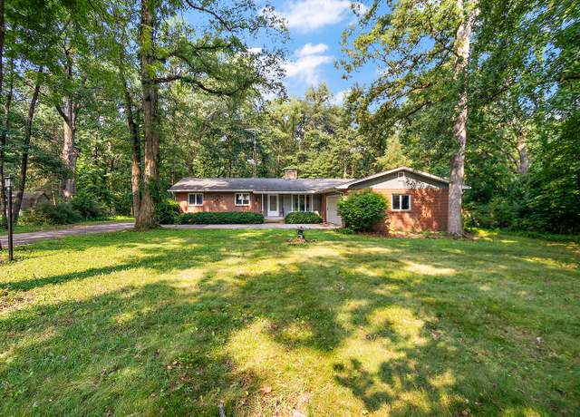 Property at 5532 N 13000e Rd, Momence, IL 60954, 3 beds, 2.5 baths