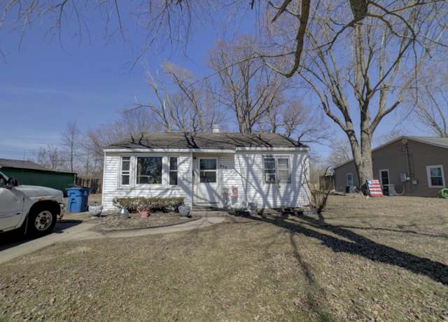 Property at 850 E Locust St, Watseka, IL 60970, 2 beds, 1 bath