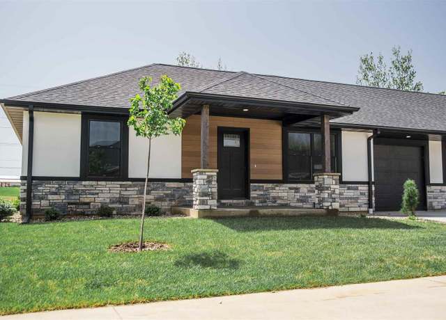 Property at 2813 N 23rd St, Quincy, IL 62301, 2 beds, 2.5 baths