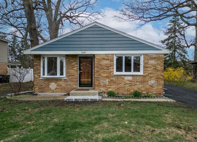 Property at 608 Spring St, Roselle, IL 60172, 3 beds, 1 bath