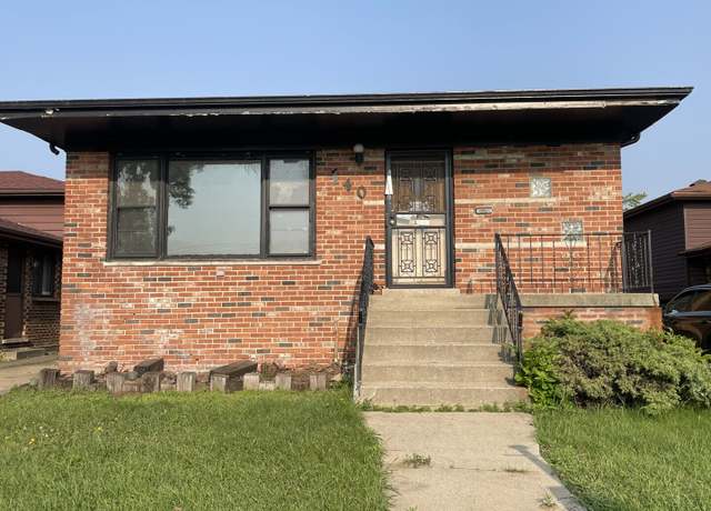 Property at 440 Hoxie Ave, Calumet City, IL 60409, 3 beds, 2 baths