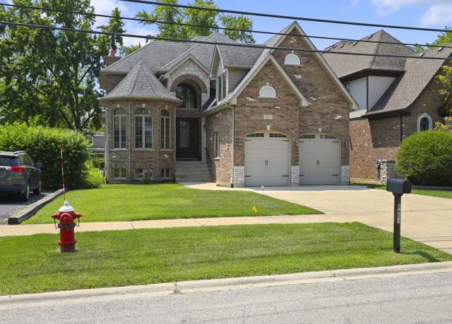 Property at 6451 W 81st St, Burbank, IL 60459, 4 beds, 2.5 baths