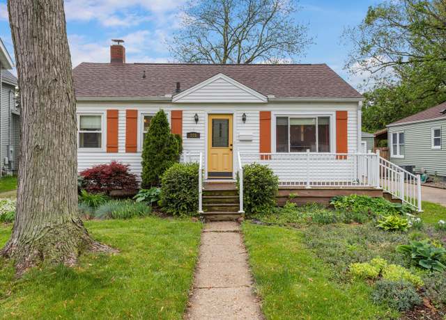 Property at 805 S Urbana Ave, Urbana, IL 61801, 3 beds, 1.5 baths