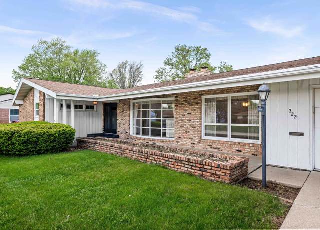 Property at 322 Vista Dr, Bloomington, IL 61701, 3 beds, 2.5 baths