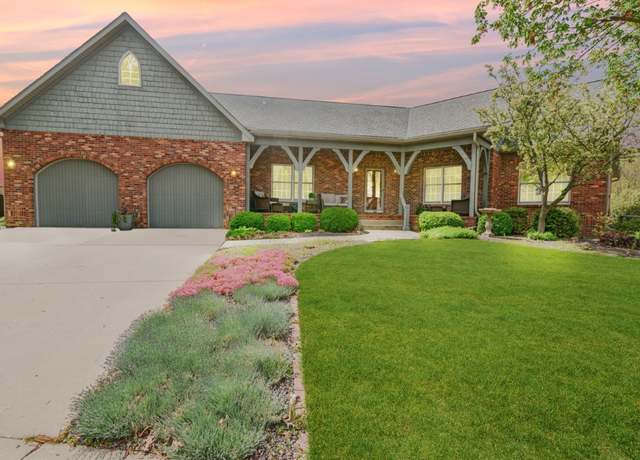 Property at 3 Stonehedges Ct, Bloomington, IL 61705, 5 beds, 4 baths