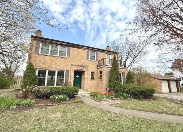 Property at 1027 Dekalb Ave, Sycamore, IL 60178, 3 beds, 1.5 baths