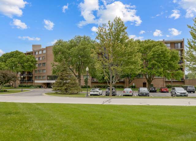 Property at 15 Bar Harbour Rd Unit 4F, Schaumburg, IL 60193, 3 beds, 2 baths