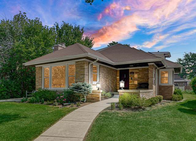 Property at 6645 N Drake Ave, Lincolnwood, IL 60712, 4 beds, 2.5 baths