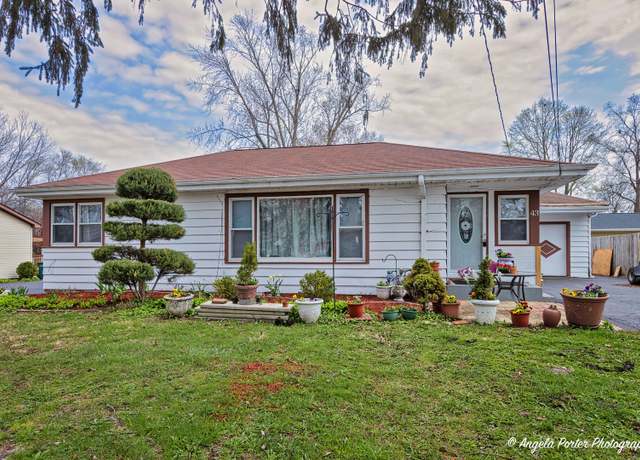 Property at 43 Lippincott Rd, Fox Lake, IL 60020, 4 beds, 3 baths