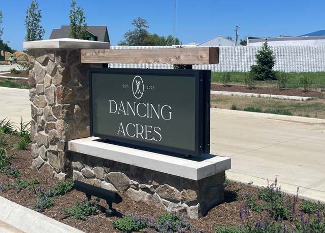 Property at 206 Tango Cir, Monticello, IL 61856