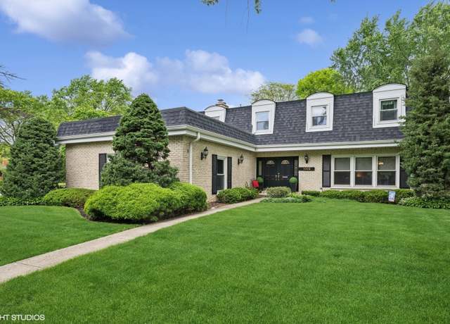 Property at 1002 E Jules St, Arlington Heights, IL 60004, 4 beds, 2.5 baths