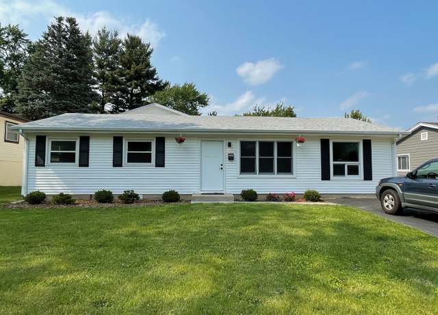 Property at 18624 W Pamela Pl, Gurnee, IL 60031, 4 beds, 2.5 baths