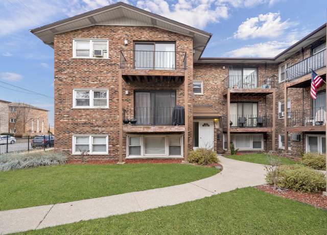 Property at 6447 S Narragansett Ave Unit 2A, Chicago, IL 60638, 2 beds, 1 bath