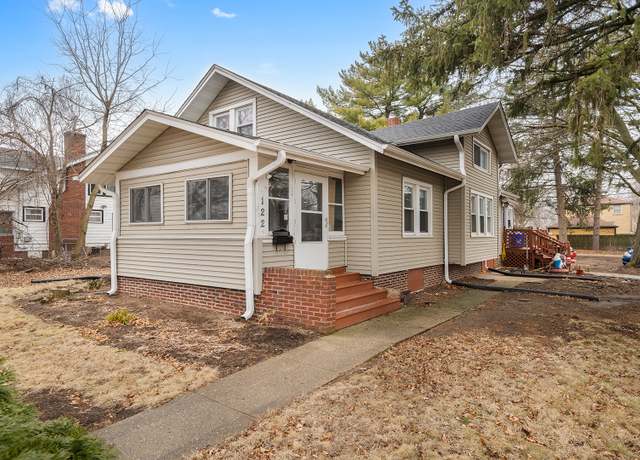 Property at 122 Bayliss Ave, Rockford, IL 61101, 4 beds, 2 baths