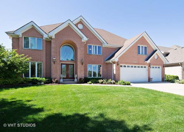 Property at 292 Needham Dr, Bloomingdale, IL 60108, 5 beds, 5 baths