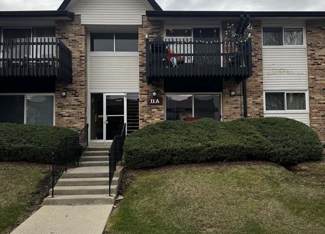 Property at 11A Kingery Quarter #202, Willowbrook, IL 60527, 2 beds, 1 bath