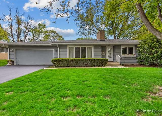 Property at 425 Summit St, Algonquin, IL 60102, 3 beds, 1.5 baths