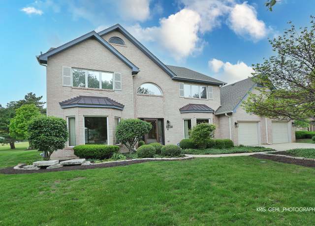 Property at 1420 Greenlake Dr, Aurora, IL 60502, 5 beds, 2.5 baths