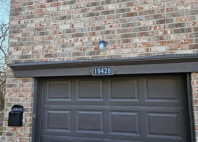 Property at 19428 Oak Ave #83, Country Club Hills, IL 60478, 2 beds, 1 bath