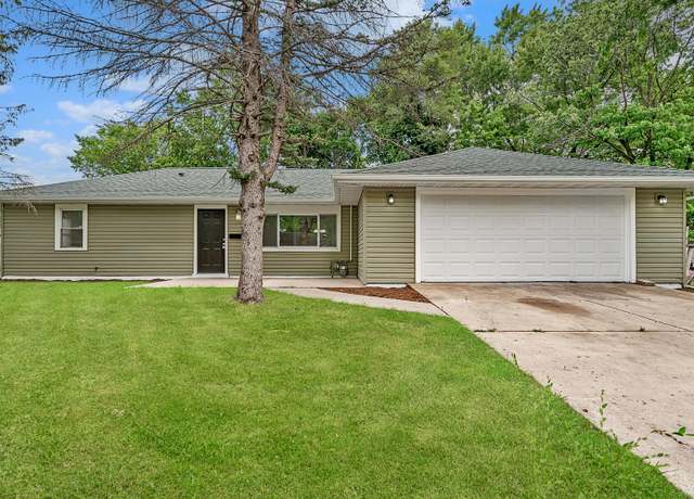 Property at 119 Girard Blvd, Joliet, IL 60433, 3 beds, 2 baths