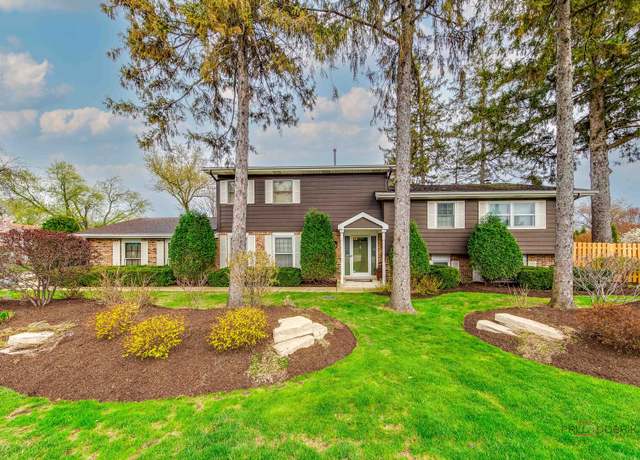 Property at 1137 Pine Tree Ln, Libertyville, IL 60048, 5 beds, 3.5 baths