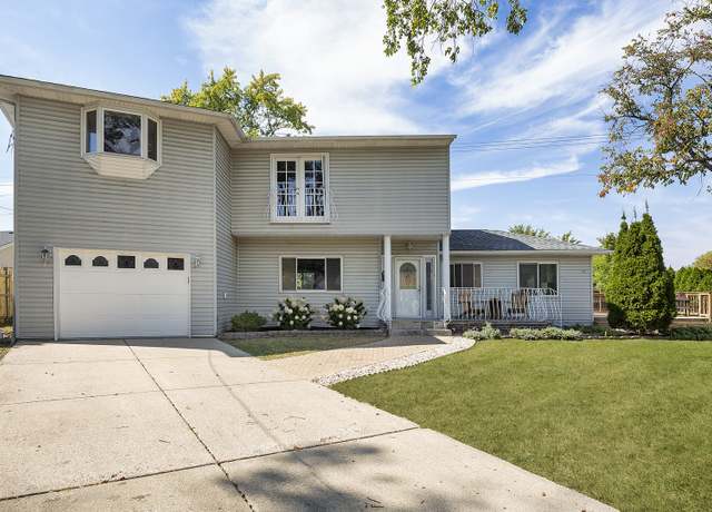 Property at 1012 Windsor Rd, Highland Park, IL 60035, 4 beds, 3 baths