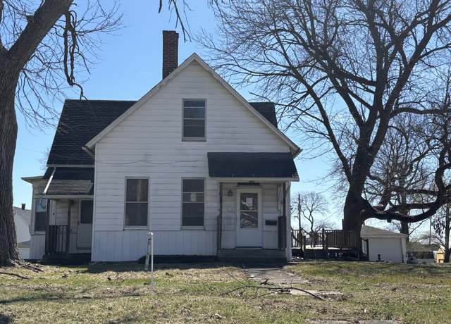 Property at 524 W Franklin St, Paxton, IL 60957, 4 beds, 1.5 baths