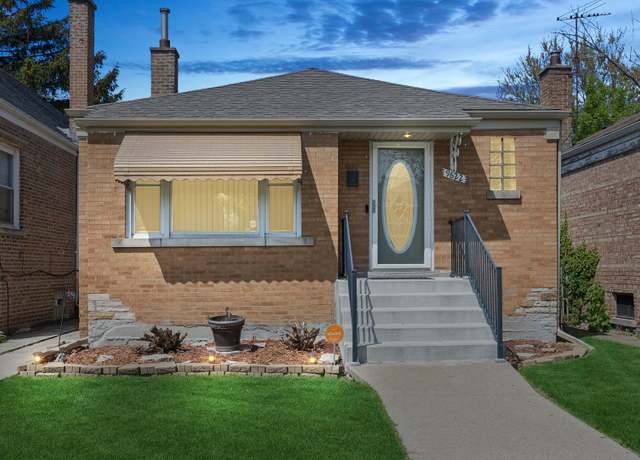 Property at 9622 S Carpenter St, Chicago, IL 60643, 5 beds, 2 baths