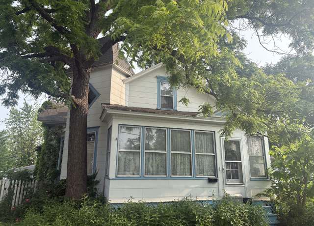 Property at 718 Richmond St, Joliet, IL 60435, 3 beds, 1.5 baths